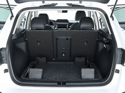 New 2026 Volkswagen Taos SEL image 67