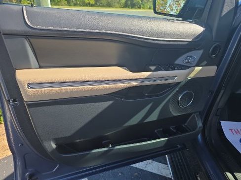 Certified 2022 Ford Expedition Limited image 17
