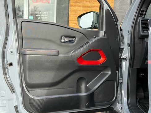 Used 2024 Nissan Frontier PRO-4X w/ Off-Road Protection Package image 21