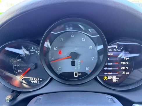 Used 2019 Porsche 718 Boxster RWD image 16