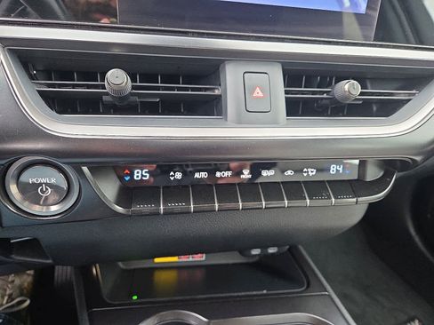 Used 2024 Lexus UX 250h F Sport image 18