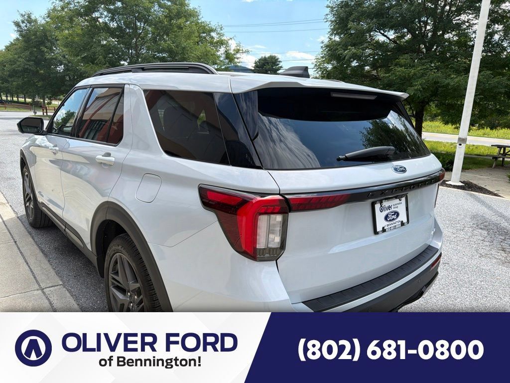 Used 2026 Ford Explorer ST-Line w/ ST-Line Street Pack AWD/4WD image 6