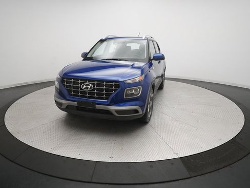 Used 2023 Hyundai Venue Limited w/ Cargo Package image 32