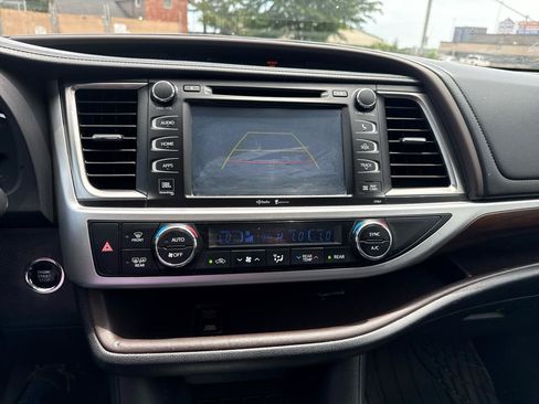 Used 2015 Toyota Highlander Limited AWD/4WD image 23