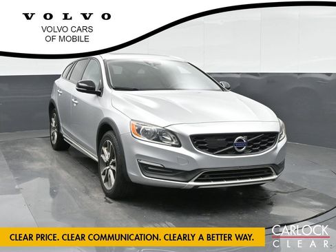 Used 2017 Volvo V60 T5 Cross Country w/ Convenience Package image 6
