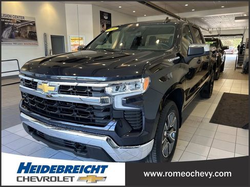 Used 2024 Chevrolet Silverado 1500 LT AWD/4WD image 6