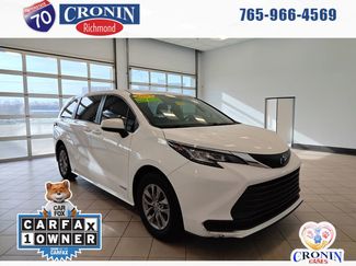 Used 2021 Toyota Sienna LE video 1