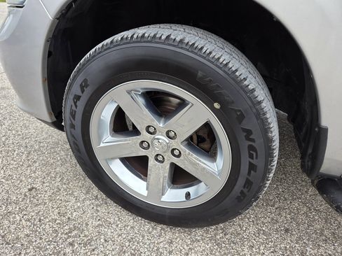 Used 2017 RAM 1500 Express AWD/4WD image 12
