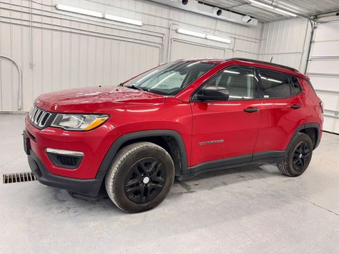 Used 2018 Jeep Compass Sport w/ Cold Weather Group FWD image 19