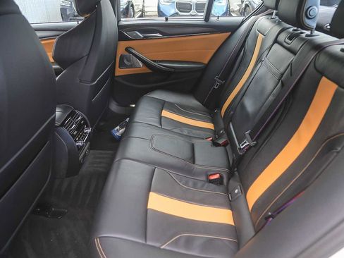 Used 2023 BMW M5 image 15