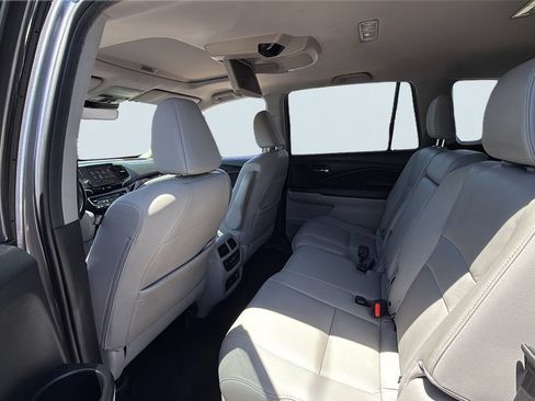 Used 2021 Honda Pilot Touring image 18