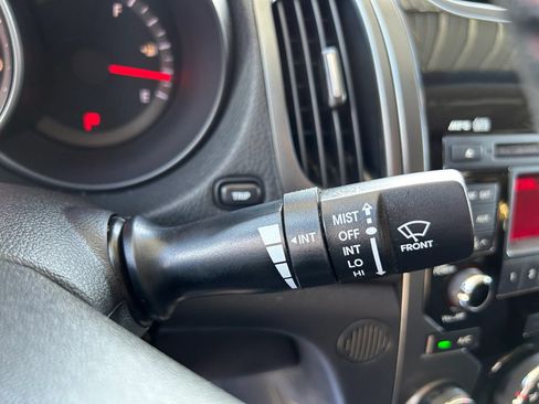 Used 2010 Kia Forte Koup SX FWD image 15