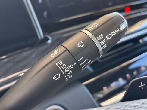 Certified 2021 Cadillac Escalade Premium Luxury w/ Driver Assist Tech Package image 15