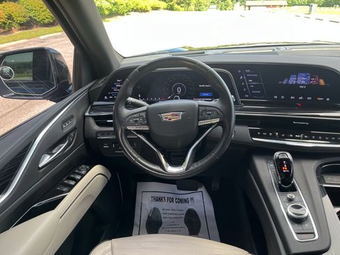 Used 2023 Cadillac Escalade Sport w/ LPO, ONYX Package AWD/4WD image 13