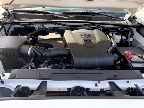 Certified 2023 Toyota Tacoma TRD Sport AWD/4WD image 31