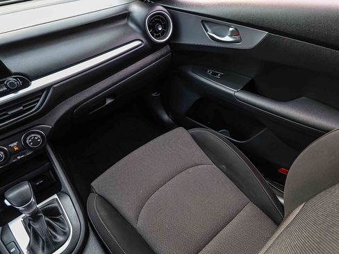 Certified 2023 Kia Forte LXS w/ LXS Technology Package FWD image 18