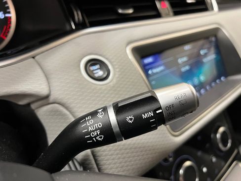 Used 2020 Land Rover Range Rover Evoque S image 21