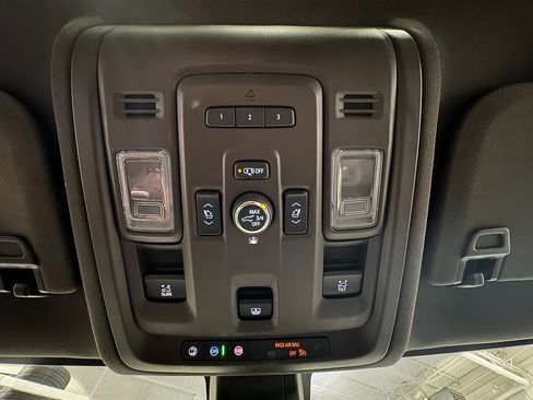 Used 2021 GMC Yukon SLT w/ SLT Luxury Plus Package image 26