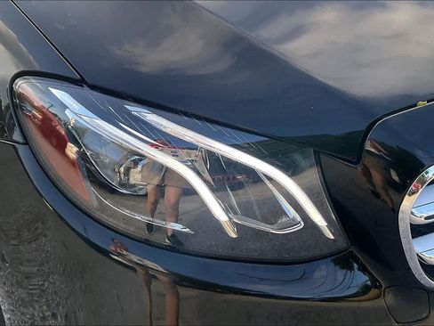 Used 2017 Mercedes-Benz E 300 image 28