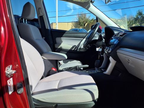 Used 2017 Subaru Forester 2.5i Premium image 7