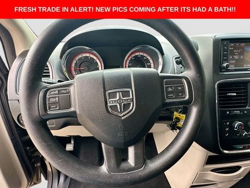 Used 2019 Dodge Grand Caravan SE w/ UConnect Hands-Free Group FWD image 12