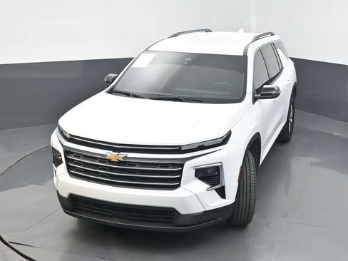 Used 2025 Chevrolet Traverse LT w/ LPO, Floor Liner Package AWD/4WD image 42
