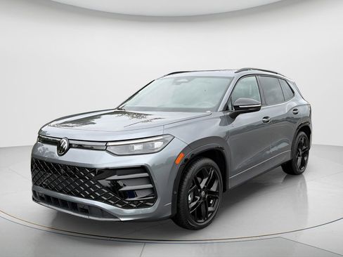 New 2026 Volkswagen Tiguan SE R-Line FWD image 1