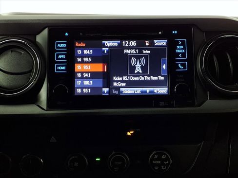 Used 2019 Toyota Tacoma TRD Off-Road image 23