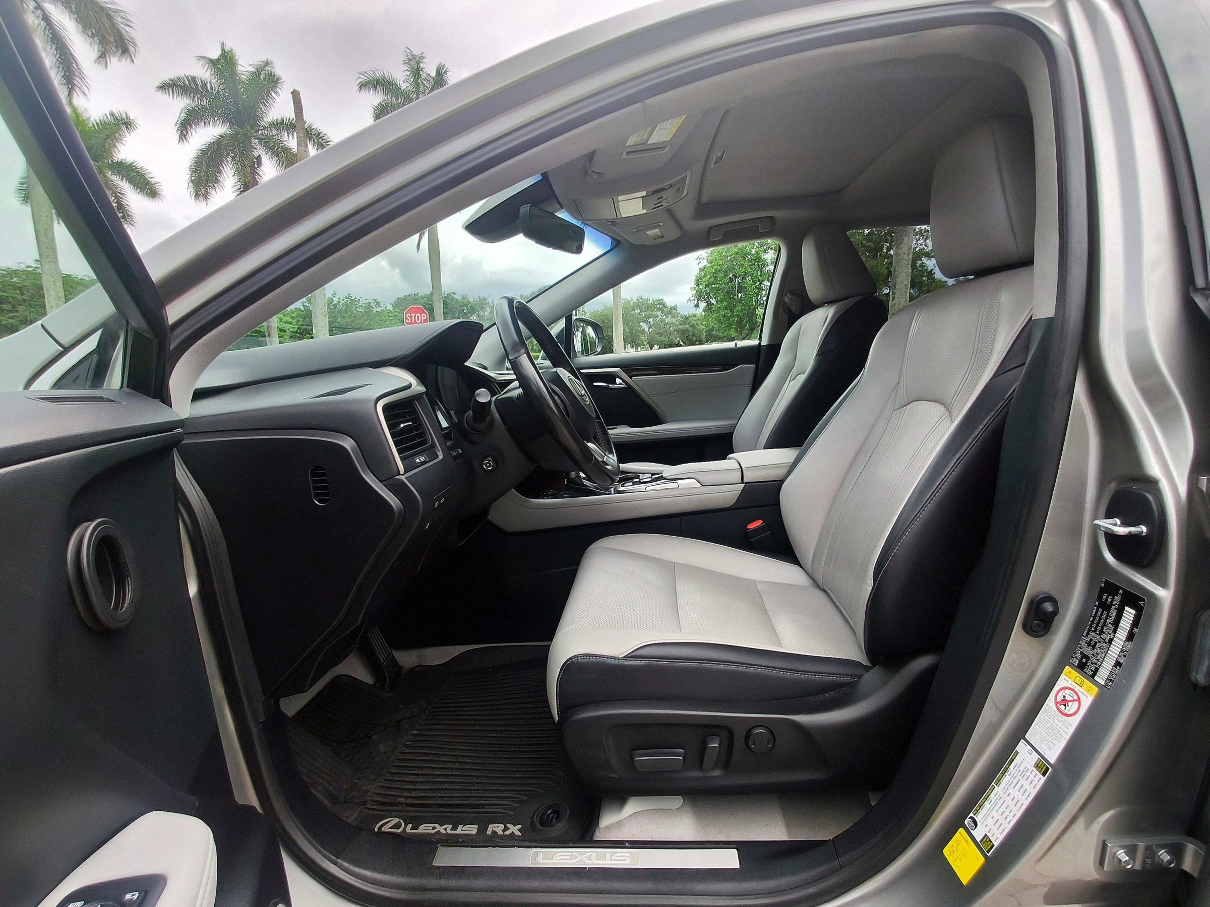 Used 2019 Lexus RX 350 AWD w/ Navigation Package image 24