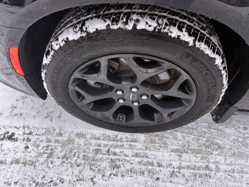 Used 2023 Chrysler 300 Touring L w/ Popular Equipment Group image 9