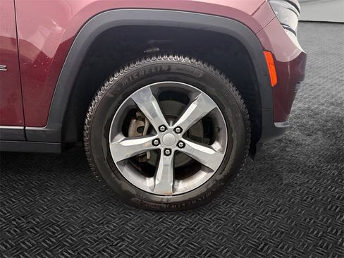 Used 2021 Jeep Grand Cherokee L Limited image 11