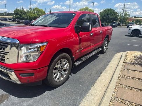 Used 2021 Nissan Titan SV w/ SV Convenience Package AWD/4WD image 4