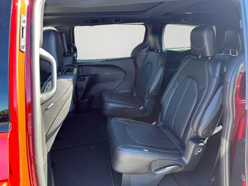 New 2026 Chrysler Pacifica Select image 15