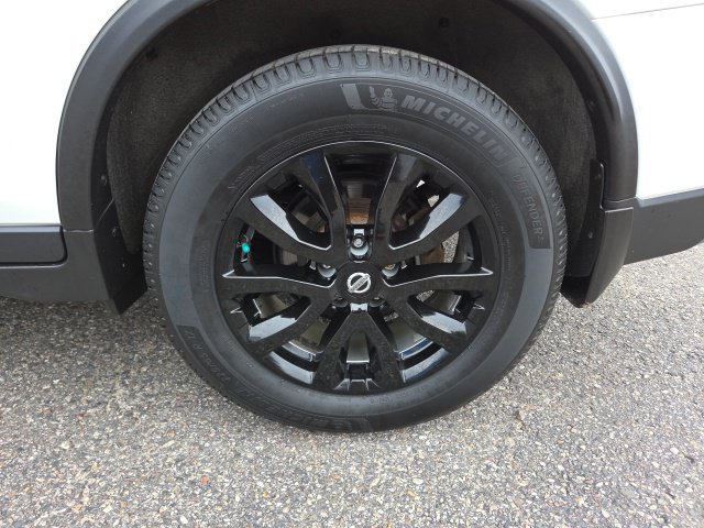 Used 2018 Nissan Rogue SV FWD image 56