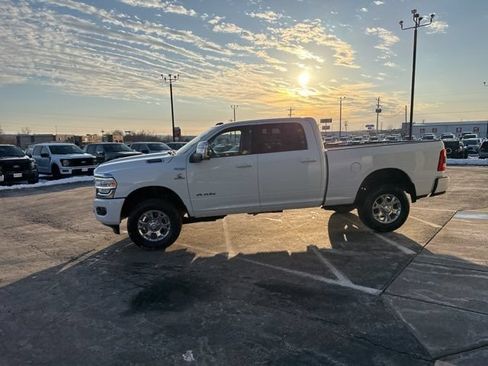 Used 2024 RAM 2500 Laramie AWD/4WD image 2