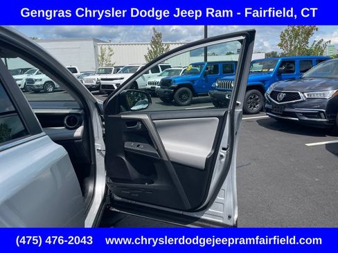 Used 2015 Toyota RAV4 Limited AWD/4WD image 18