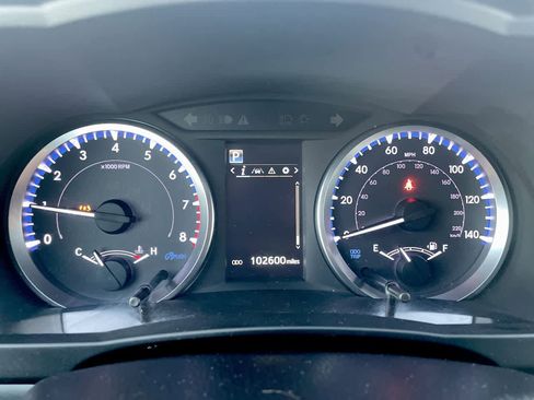 Used 2019 Toyota Highlander LE image 25