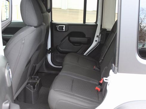 Used 2020 Jeep Wrangler Unlimited Sport S image 19