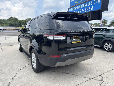 Used 2020 Land Rover Discovery SE image 3