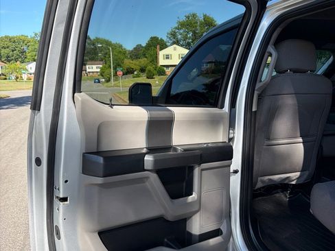 Used 2018 Ford F150 XLT w/ Equipment Group 302A Luxury AWD/4WD image 7