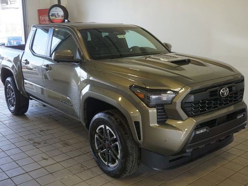 New 2026 Toyota Tacoma TRD Sport AWD/4WD image 2