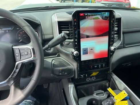 New 2026 RAM 2500 Laramie AWD/4WD image 9