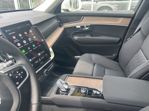 Certified 2025 Volvo XC90 B6 Plus AWD/4WD image 19