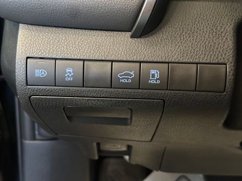 Used 2021 Toyota Camry SE AWD/4WD image 18