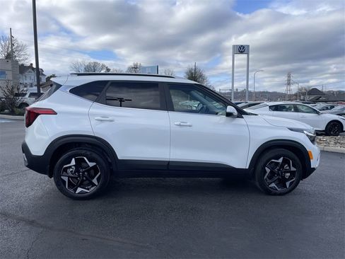 Certified 2024 Kia Seltos EX image 4