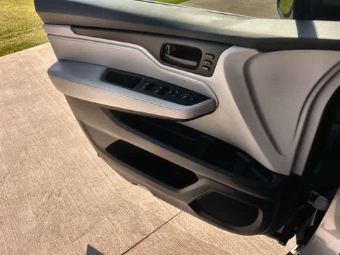 Used 2025 Honda Odyssey EX-L image 30