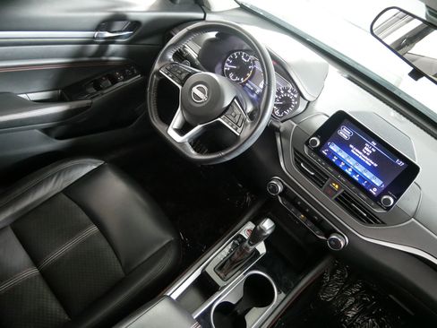 Used 2023 Nissan Altima 2.5 SR image 9