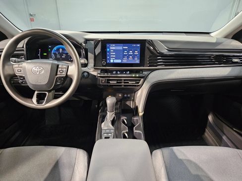 Used 2025 Toyota Camry LE FWD image 10
