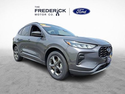 Certified 2023 Ford Escape ST-Line w/ Tech Pack #1 AWD/4WD image 3