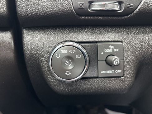 Used 2017 Chevrolet Traverse LT w/ Style and Technology Package image 29